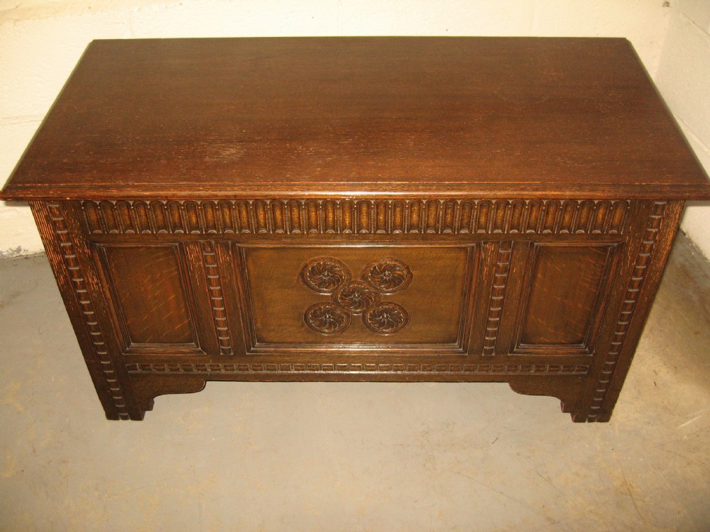 Oak  blanket box lid chest