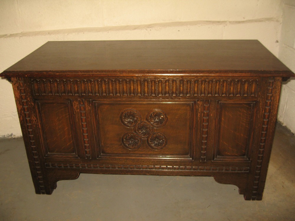 Oak  blanket box lid chest View VI