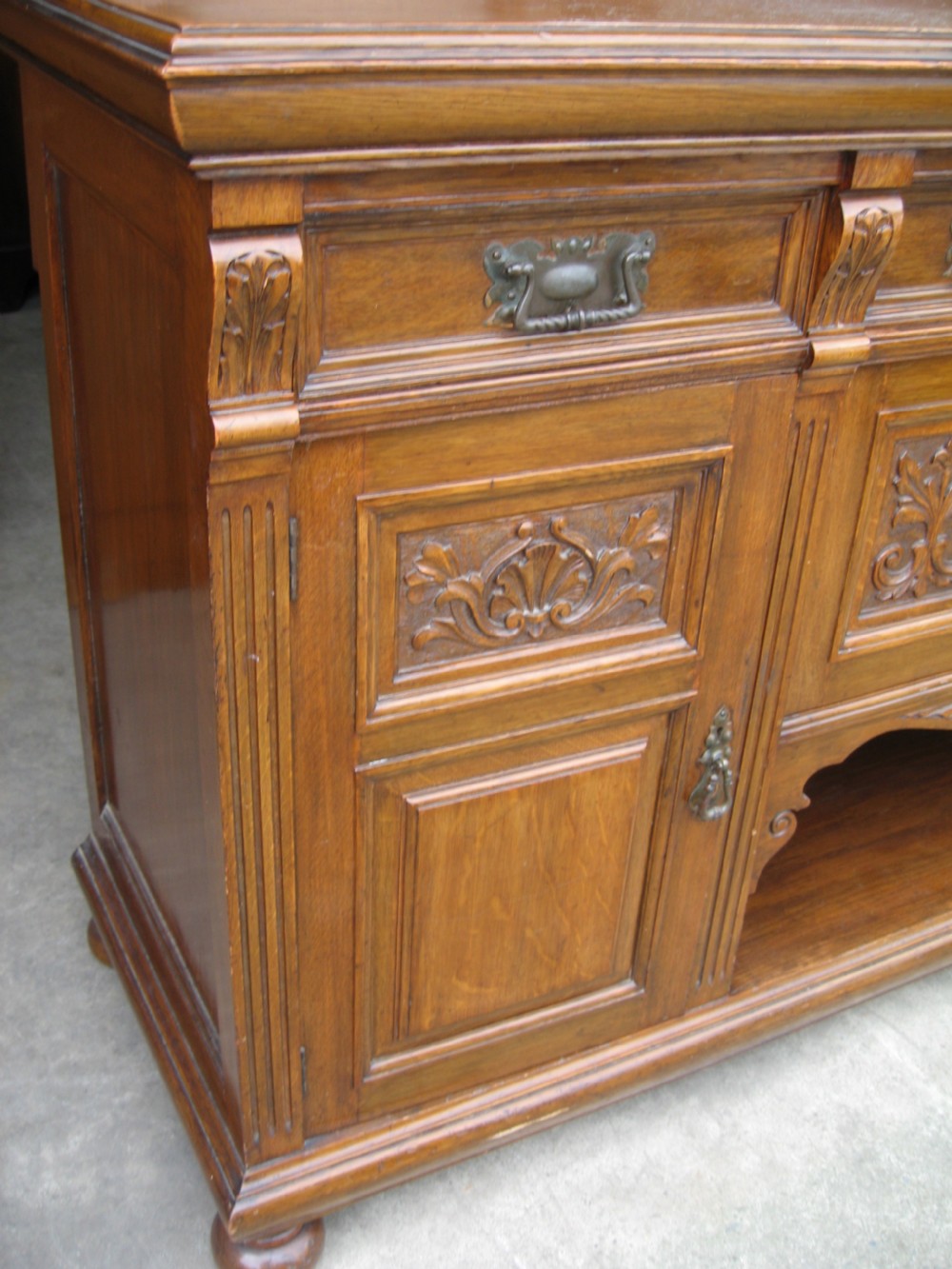Victorian oak side board desser View II