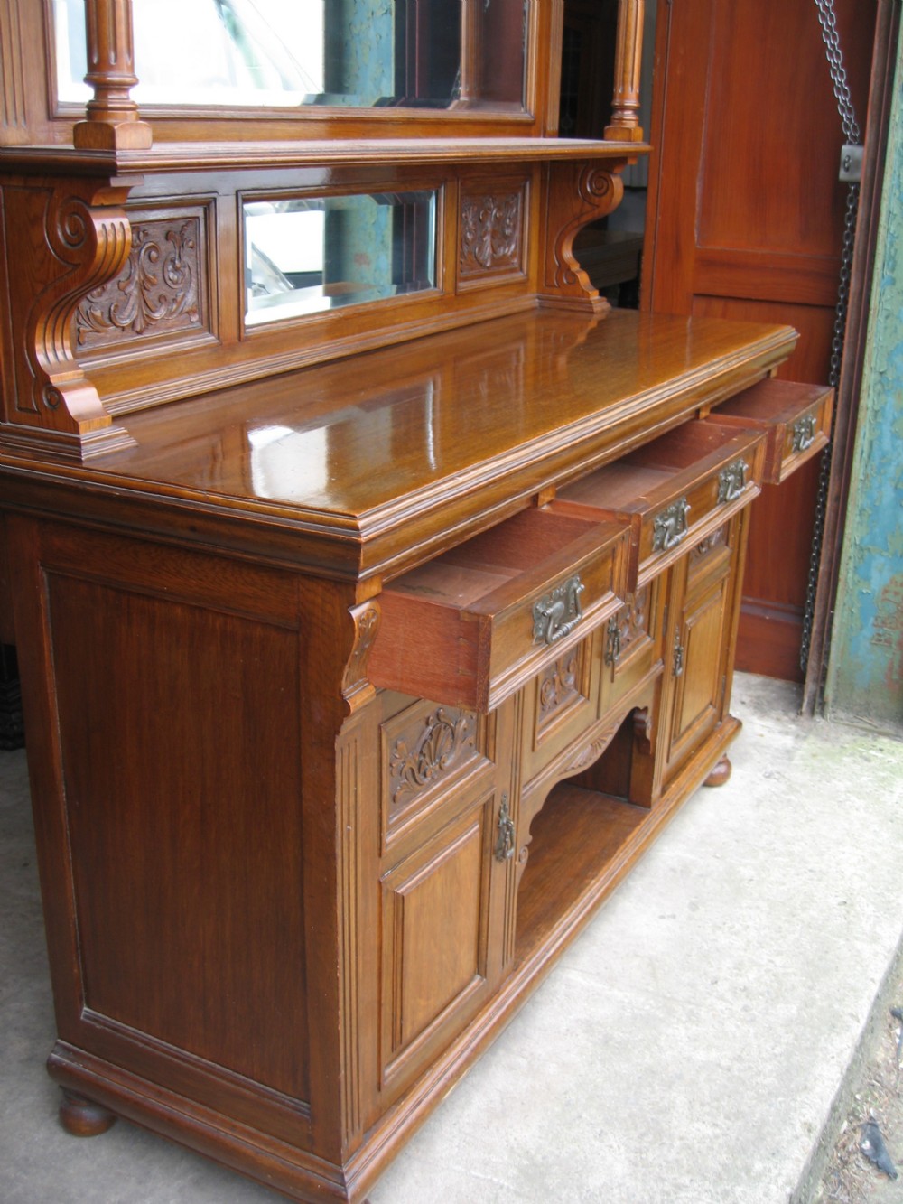 Victorian oak side board desser View IV