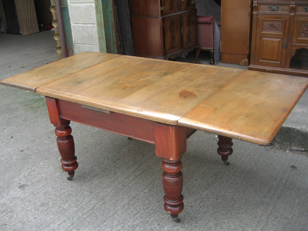 Victorian  pine  extending table View V