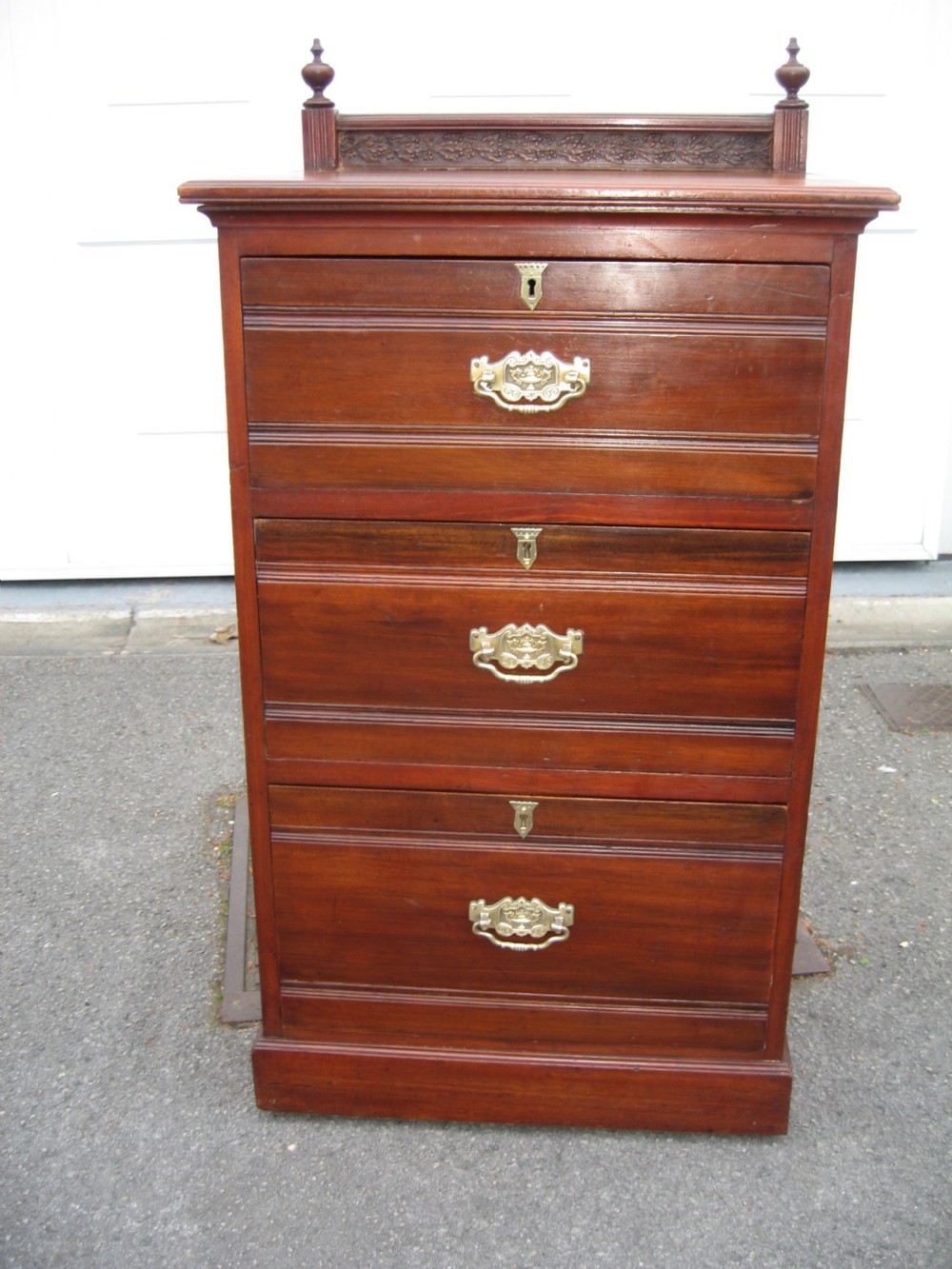 Small late victorian mahogany chest drawers View VIII