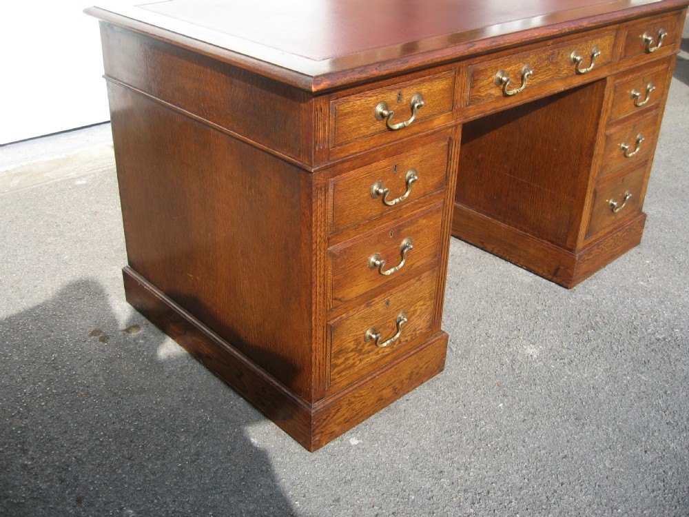 Oak knee hole desk View II