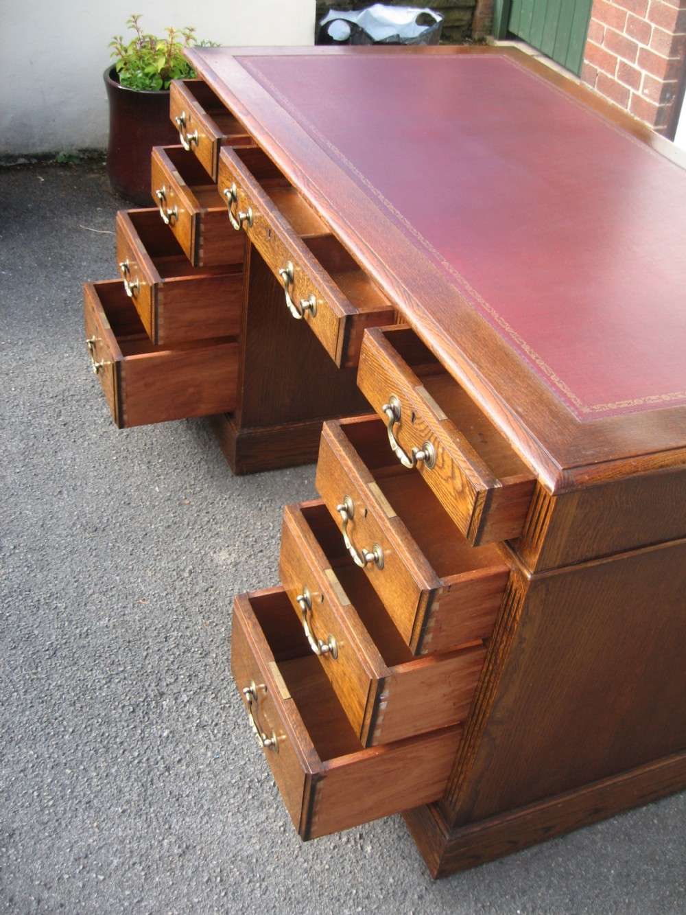 Oak knee hole desk View IV