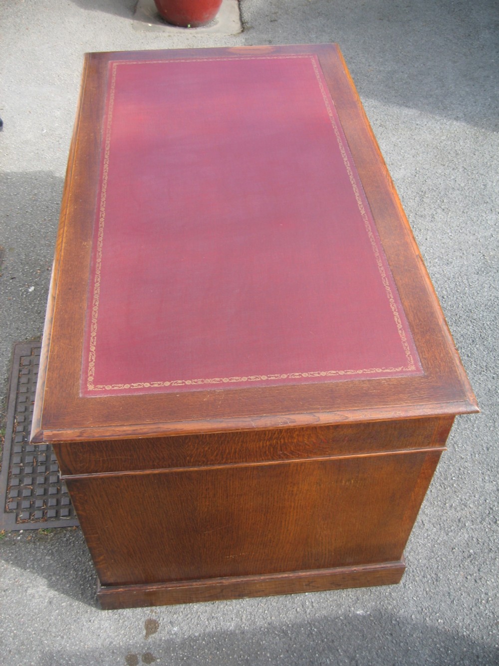 Oak knee hole desk View VIII