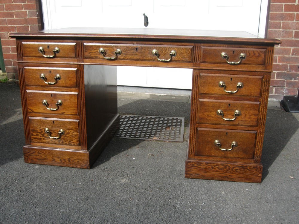 Oak knee hole desk View XI