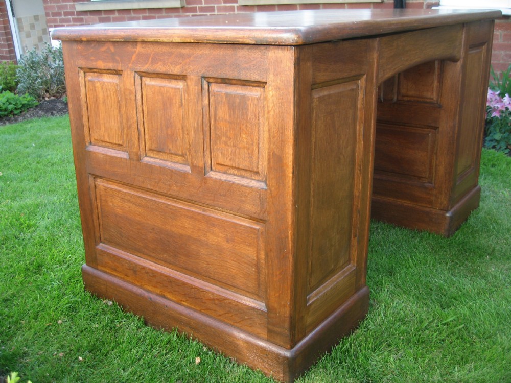 Oak knee hole desk View II