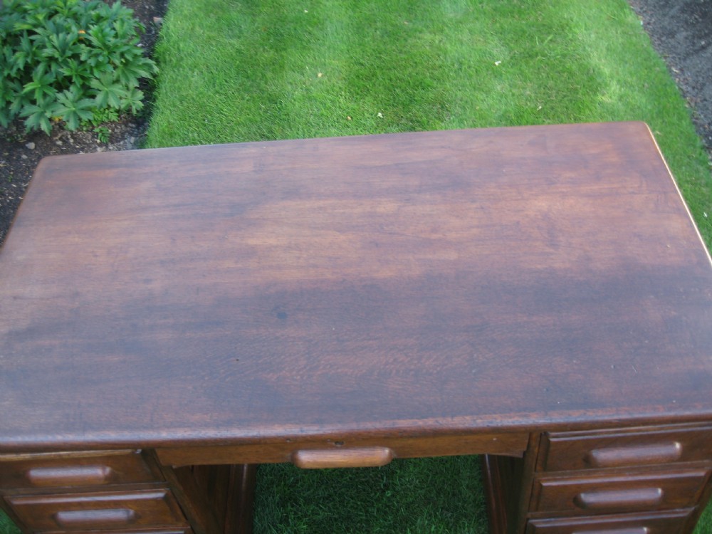 Oak knee hole desk View V