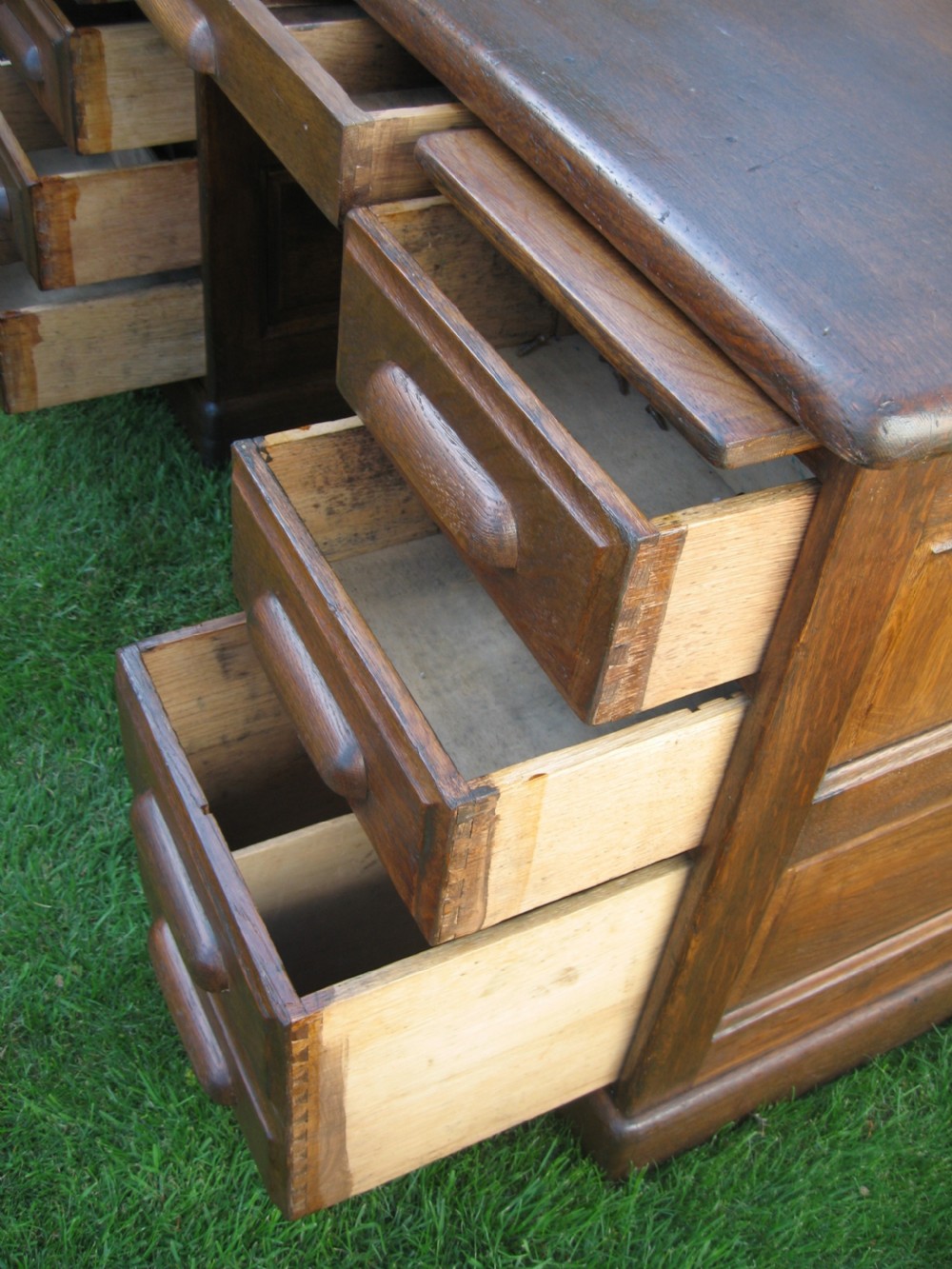 Oak knee hole desk View VIII