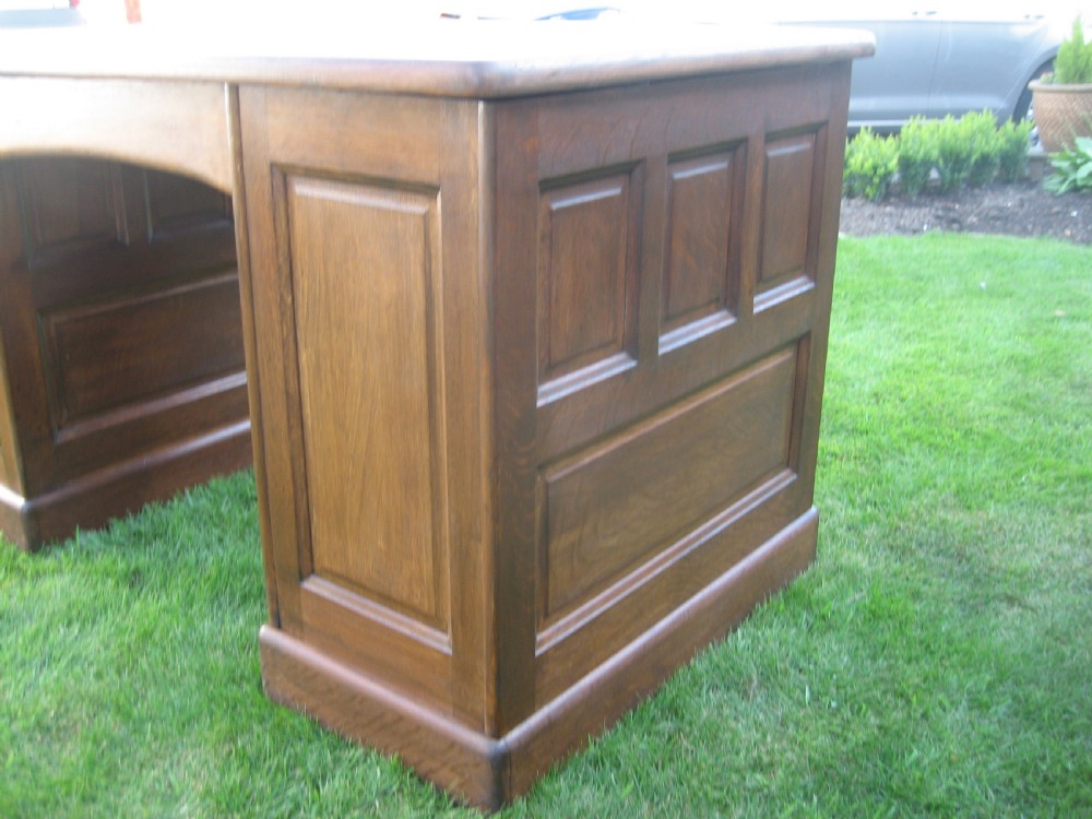 Oak knee hole desk View X