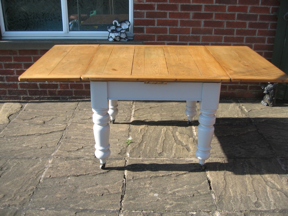 Late Victorian pine  extending  kitchen table View II