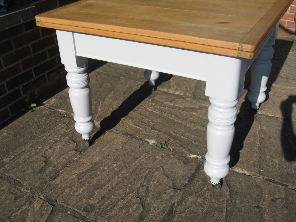 Late Victorian pine  extending  kitchen table View III
