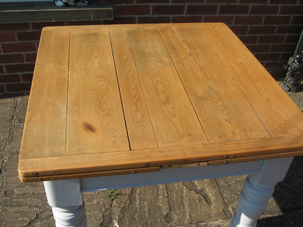 Late Victorian pine  extending  kitchen table View IV