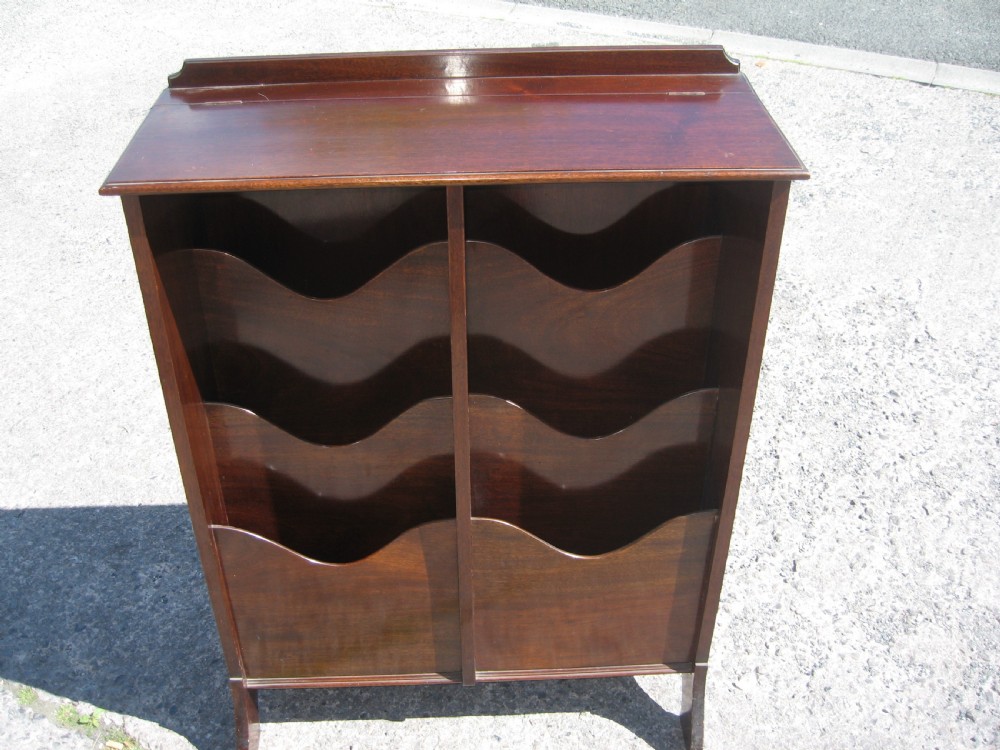Double sided mahogany magazine paper rack