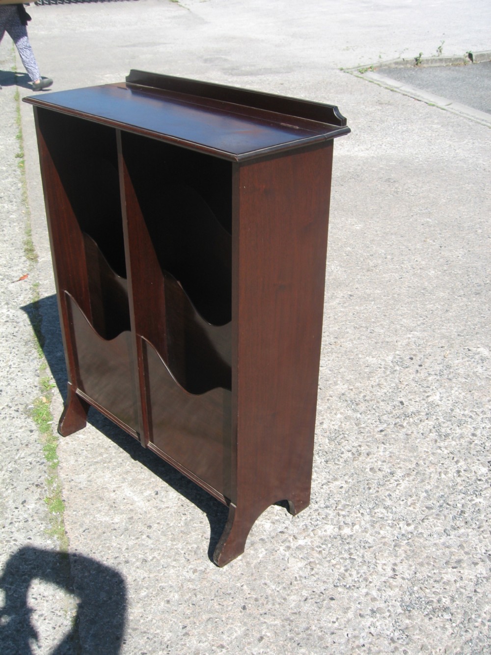 Double sided mahogany magazine paper rack View IV