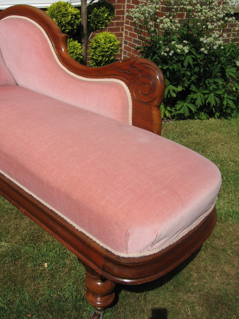 Victorian mahogany  sofa couch chaise longue View III