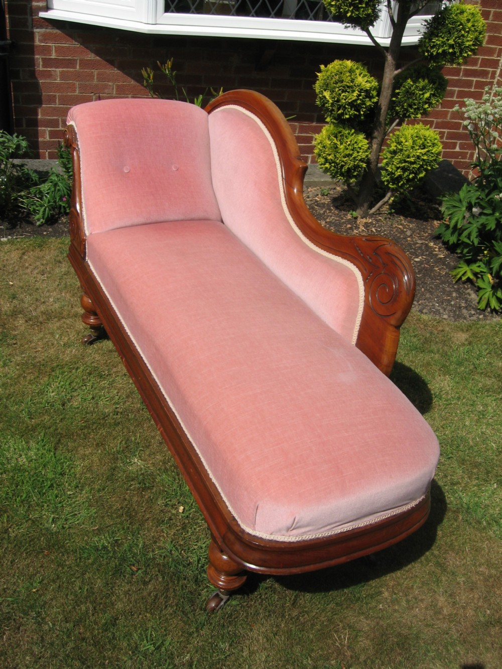Victorian mahogany  sofa couch chaise longue View V