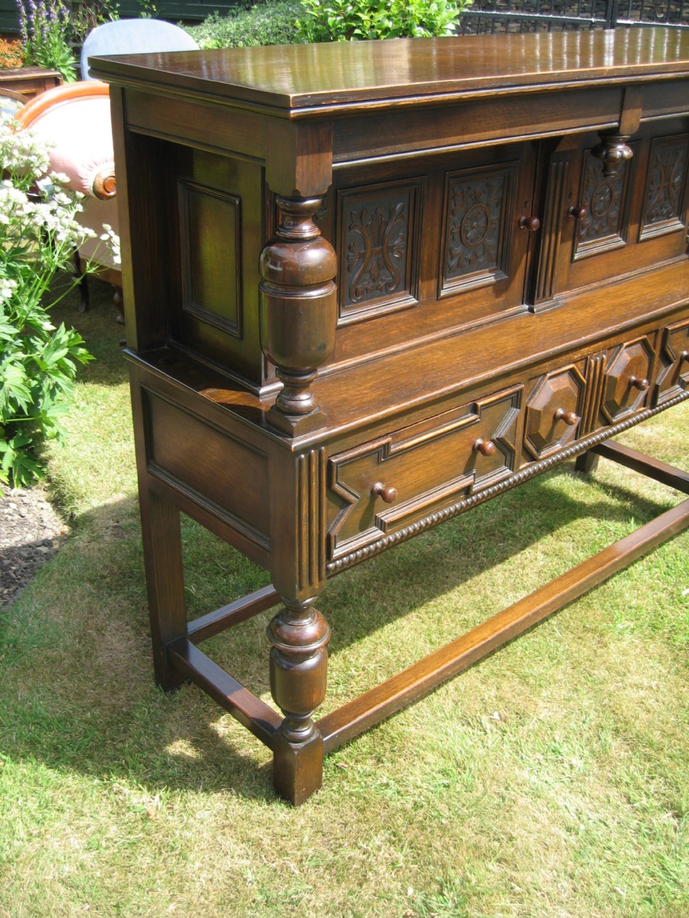 Oak sideboard dresser View II