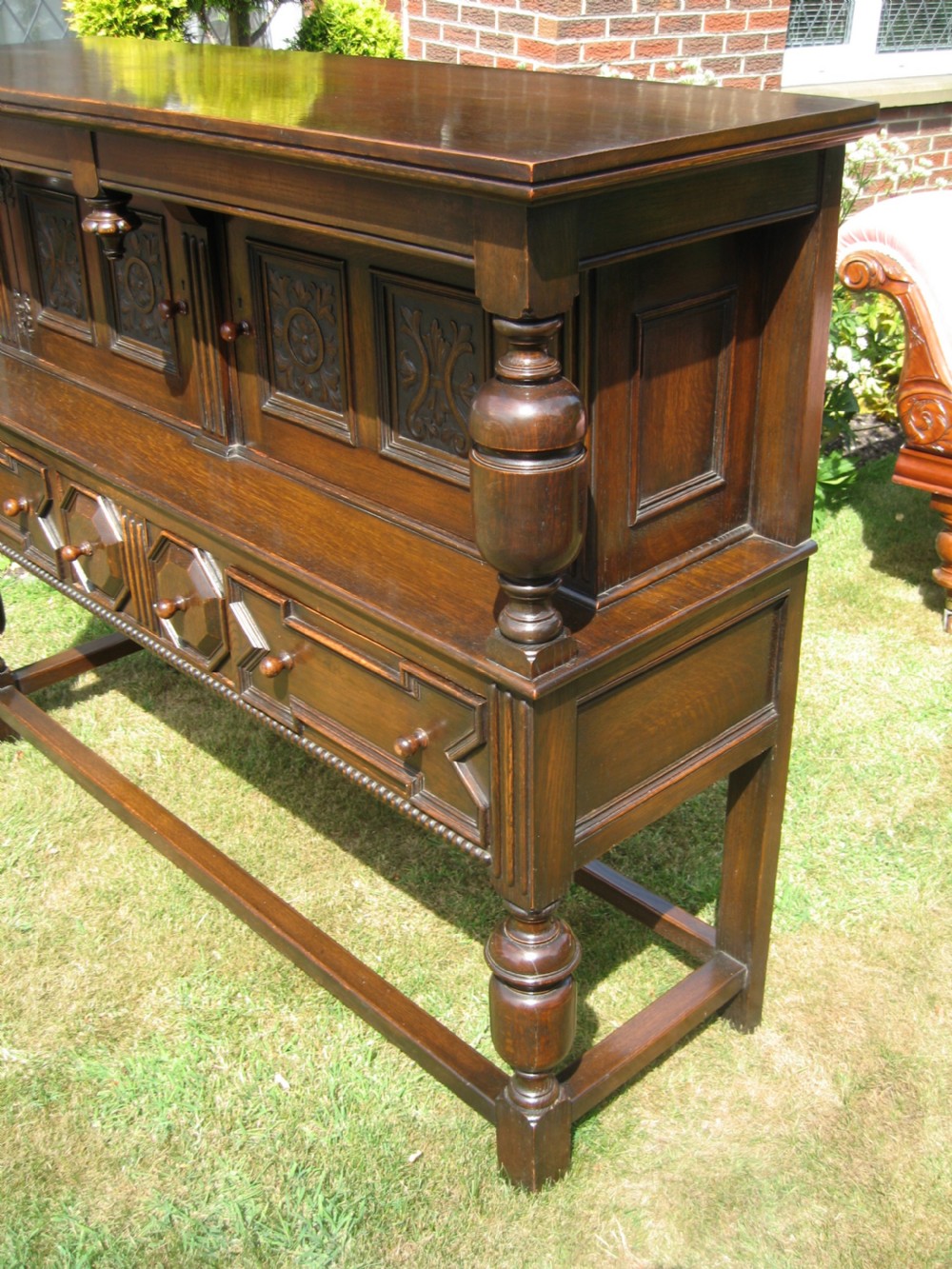 Oak sideboard dresser View III