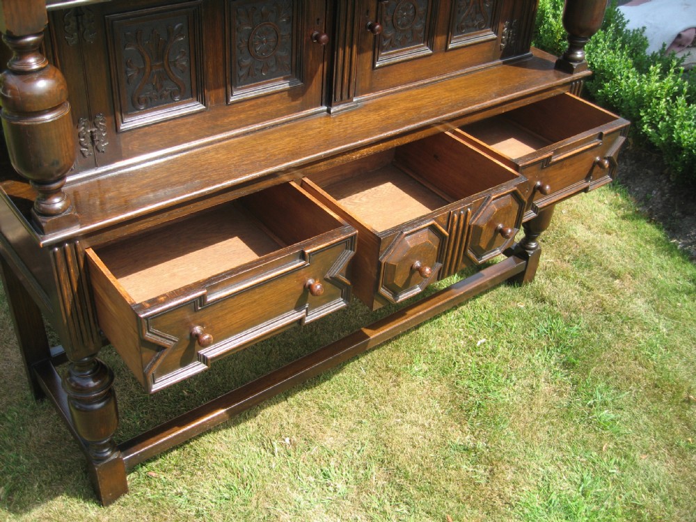 Oak sideboard dresser View V