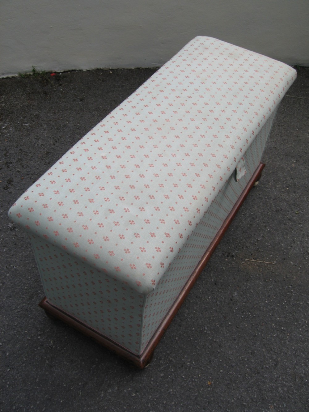 Late Victorian bedding box View VI