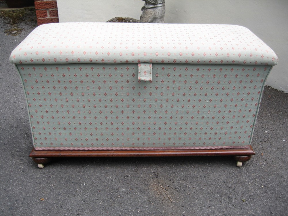Late Victorian bedding box View VII