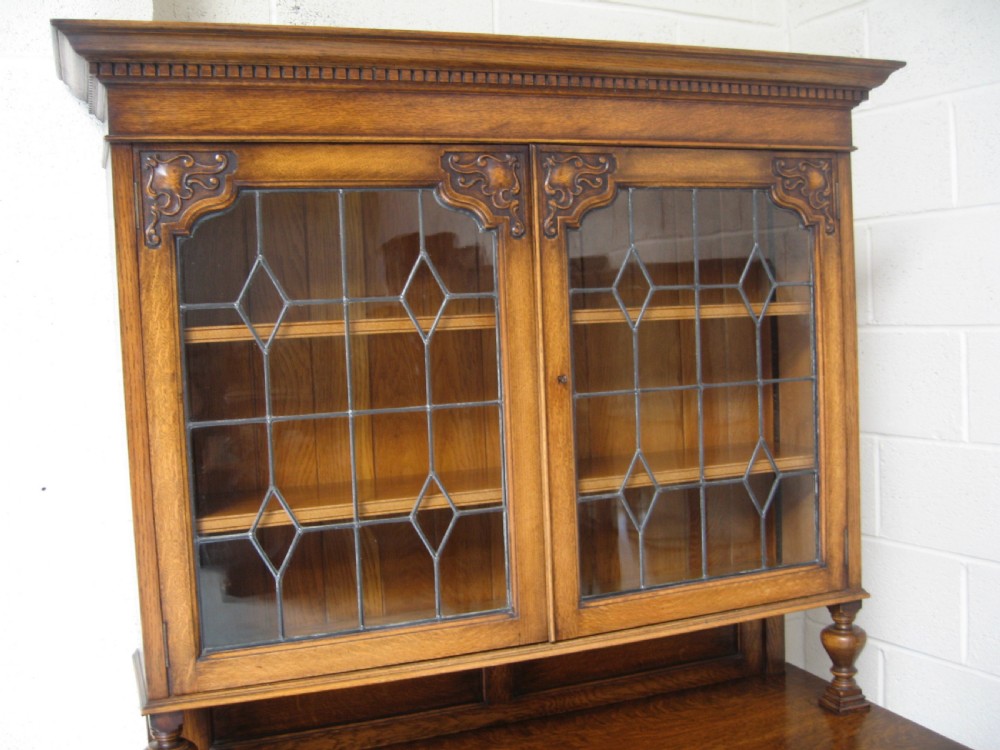 Good  oak cabinet bookcase View II