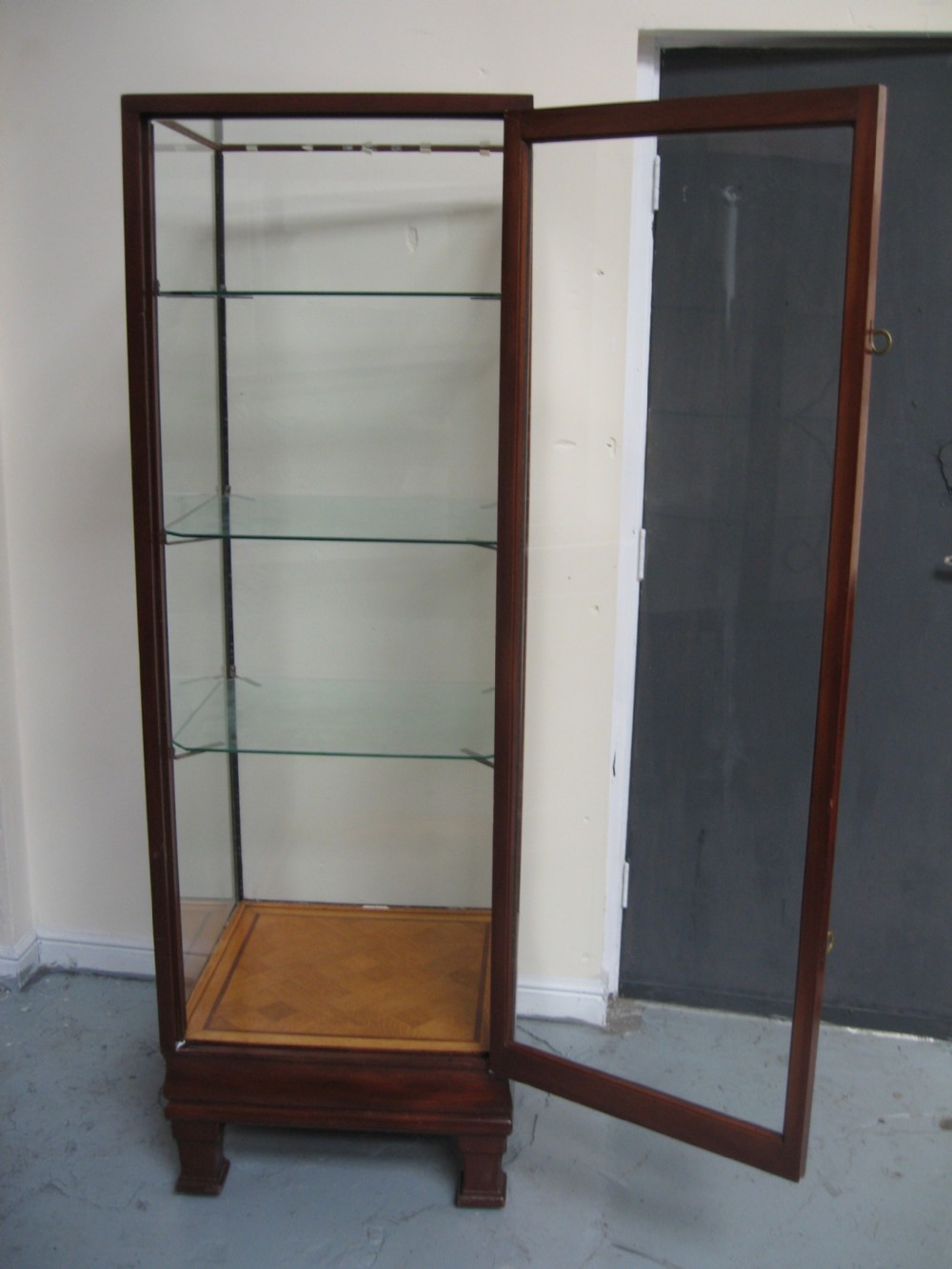 Tall mahogany shop display cabinet View VII