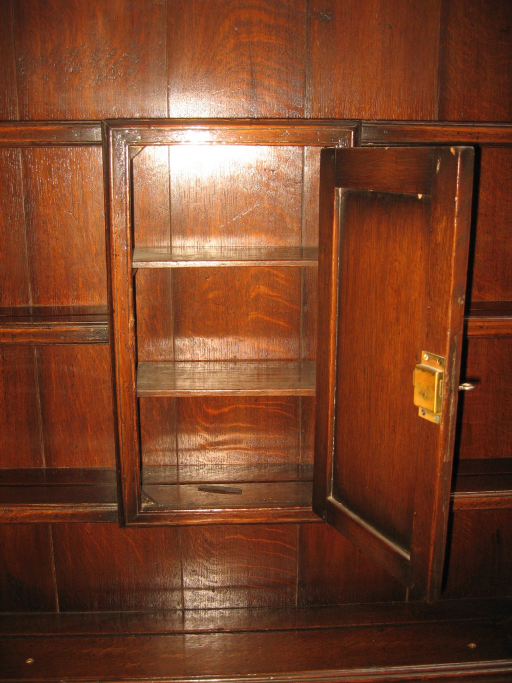  Small  sizeOak dresser and rack View III