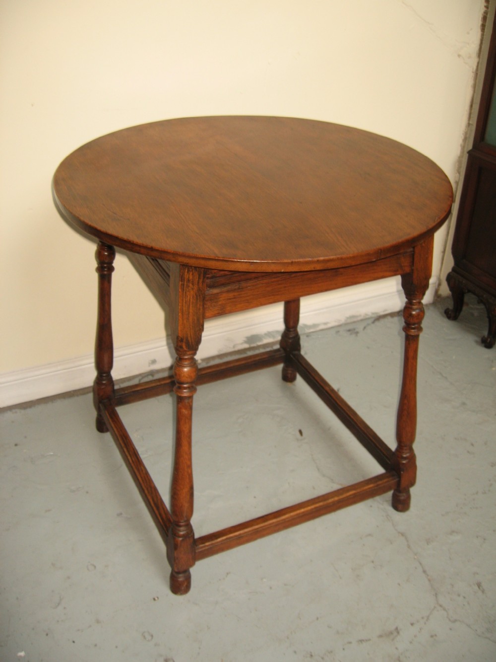 Round oak occasional dining table  View III