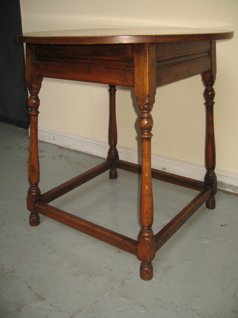 Round oak occasional dining table  View VI