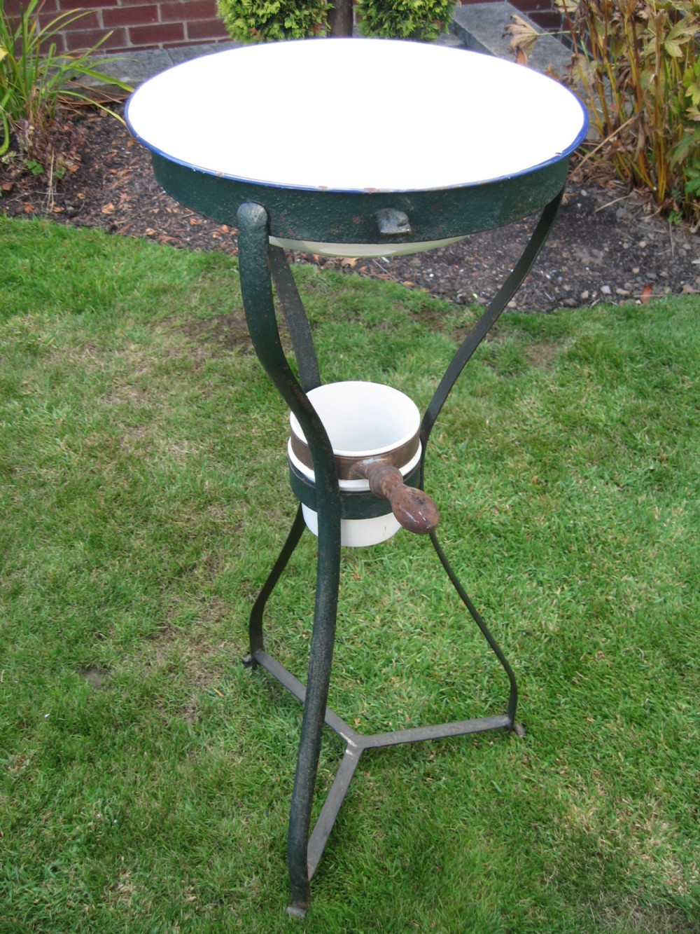 Rustic enamel , iron wash stand View V