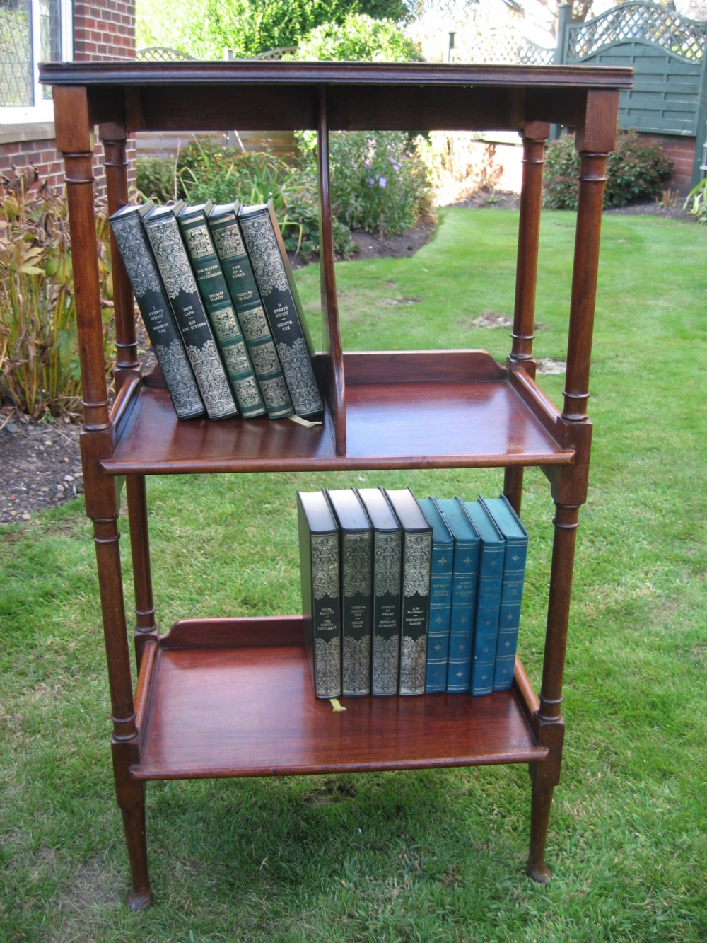Small mahogany book shelf stand
