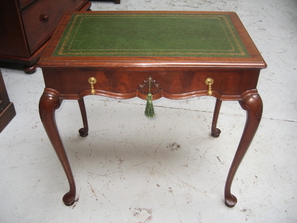 Small  Gillows Lancaster  desk View II