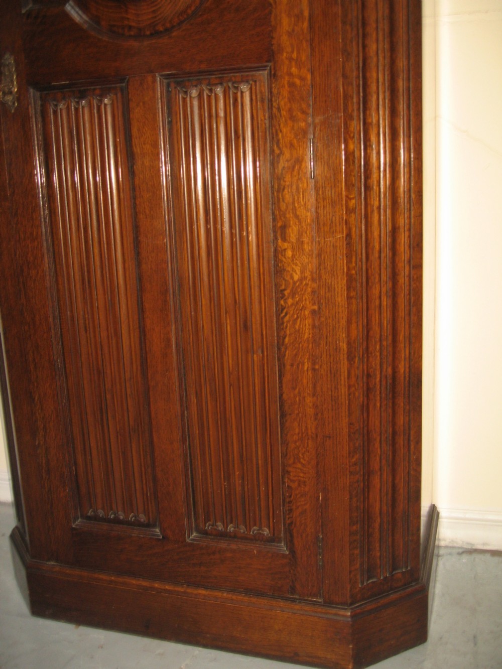 Oak hall wardrobe View IV