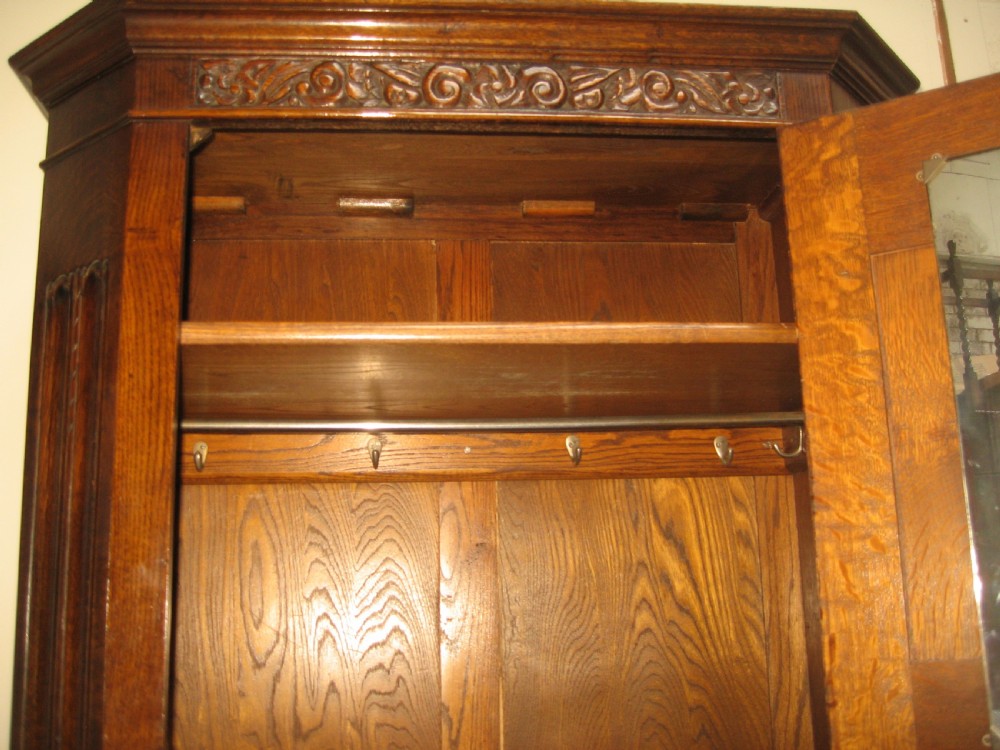 Oak hall wardrobe View VI