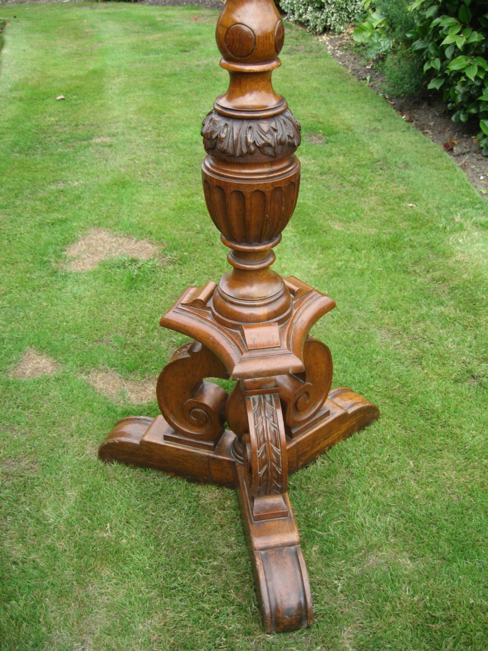 Oak hat and coat stand View II