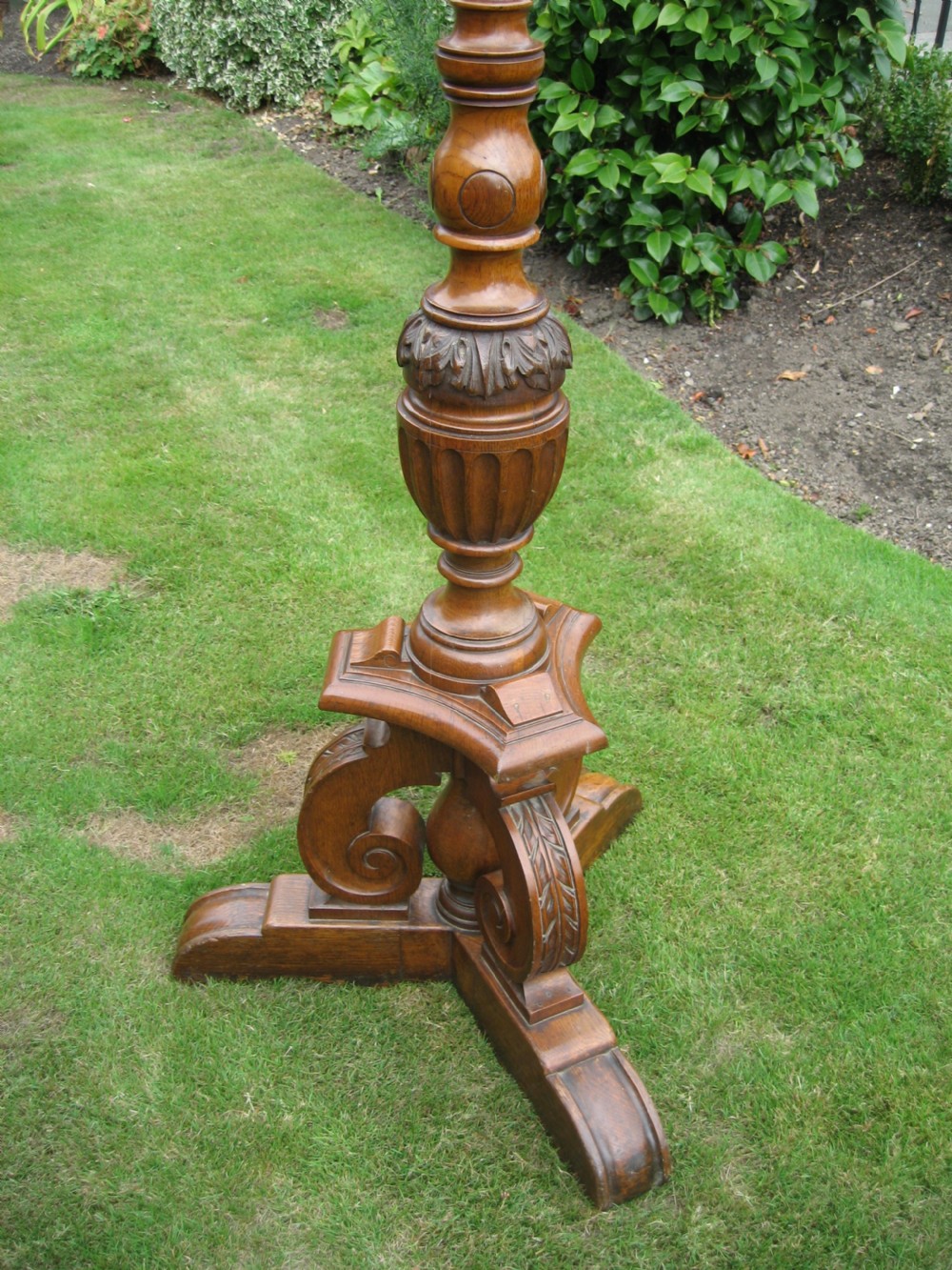 Oak hat and coat stand View III