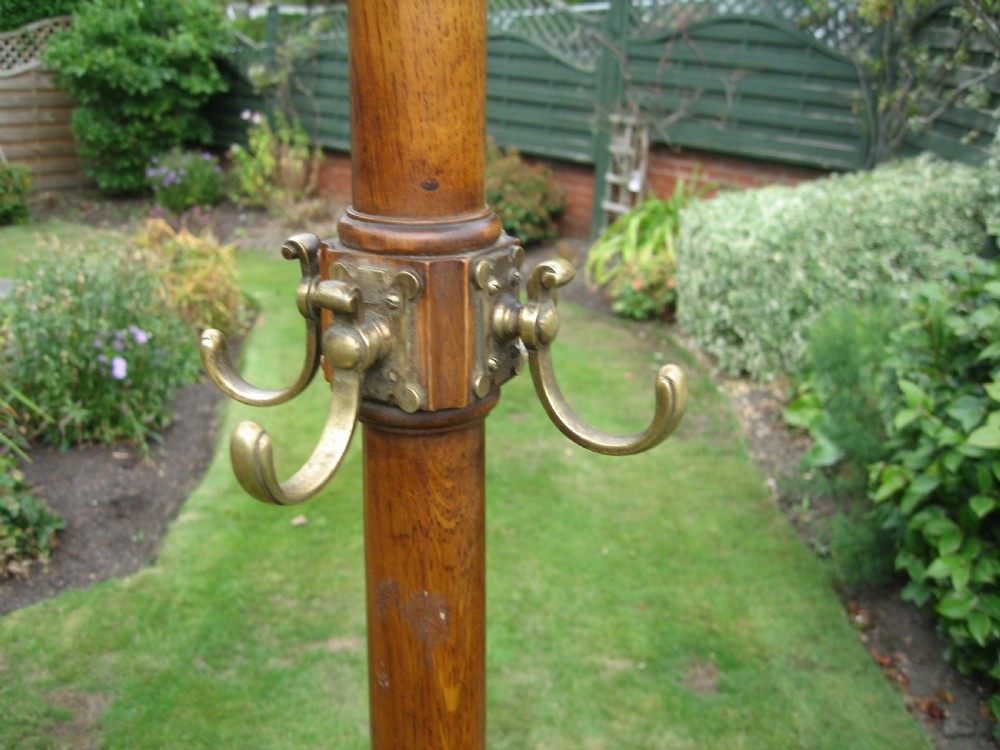 Oak hat and coat stand View IV