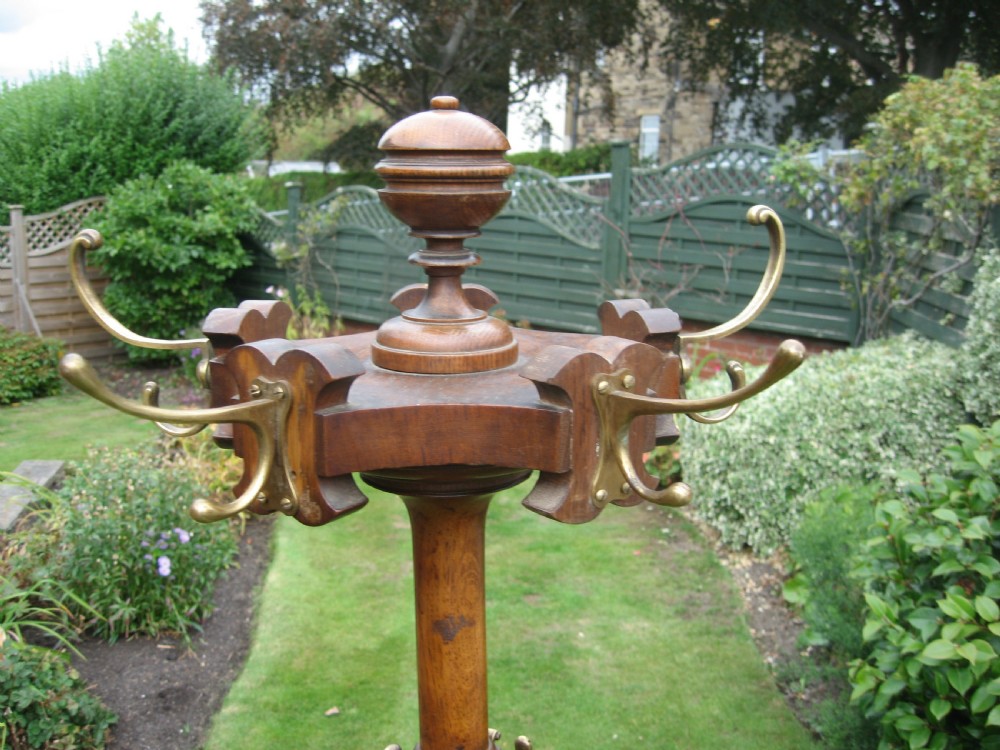 Oak hat and coat stand View IX
