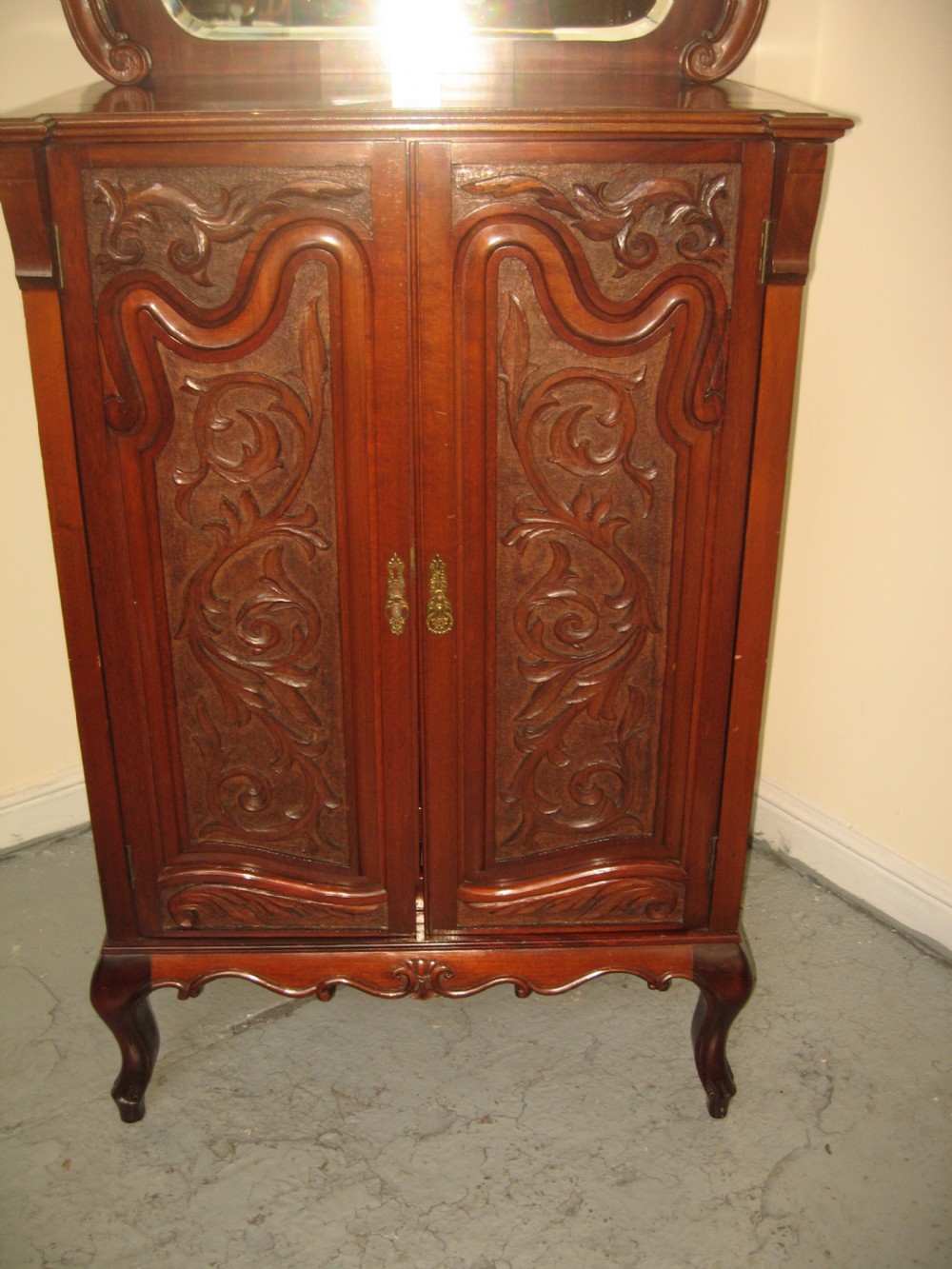 Late Victorian  two door cabinet View II