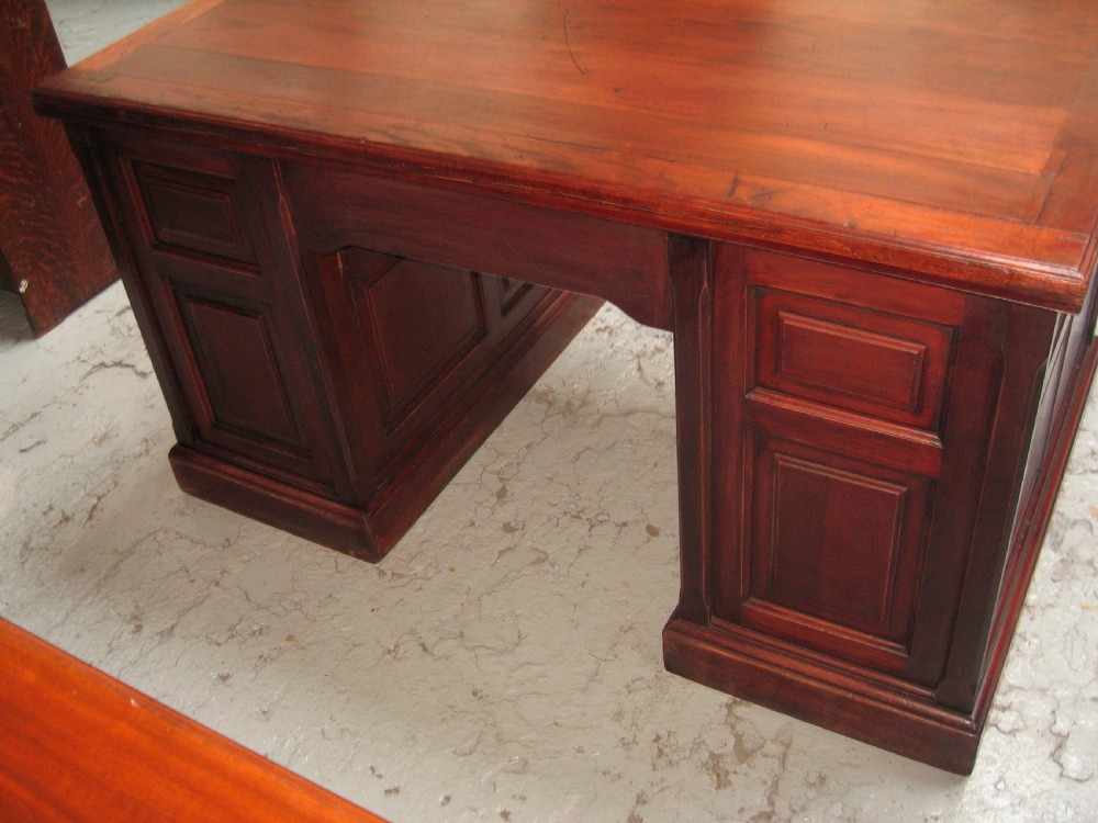 Mahogany knee hole desk View VIII