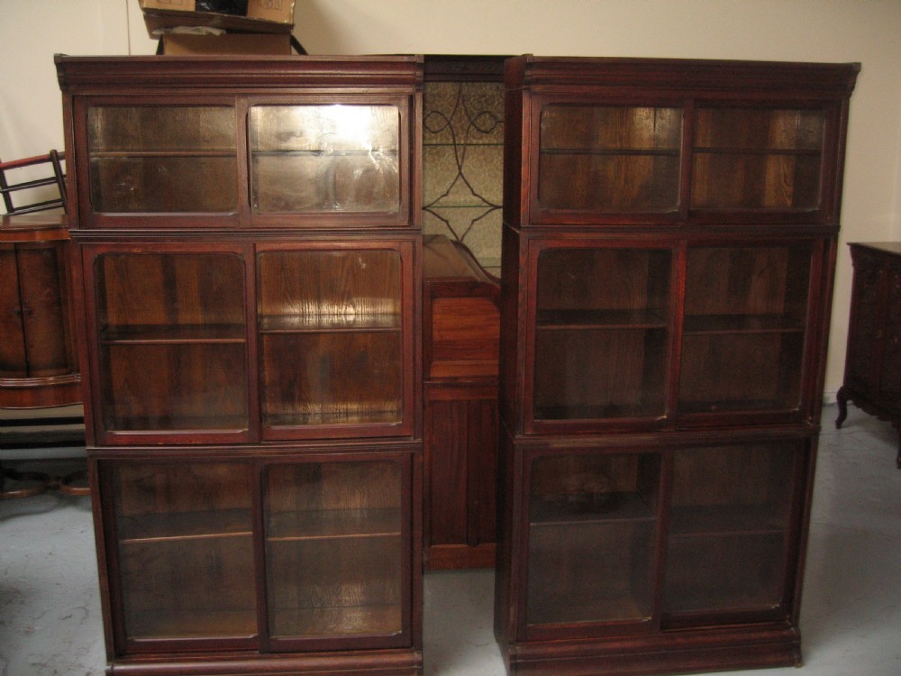 Pair of oak bookcases View X