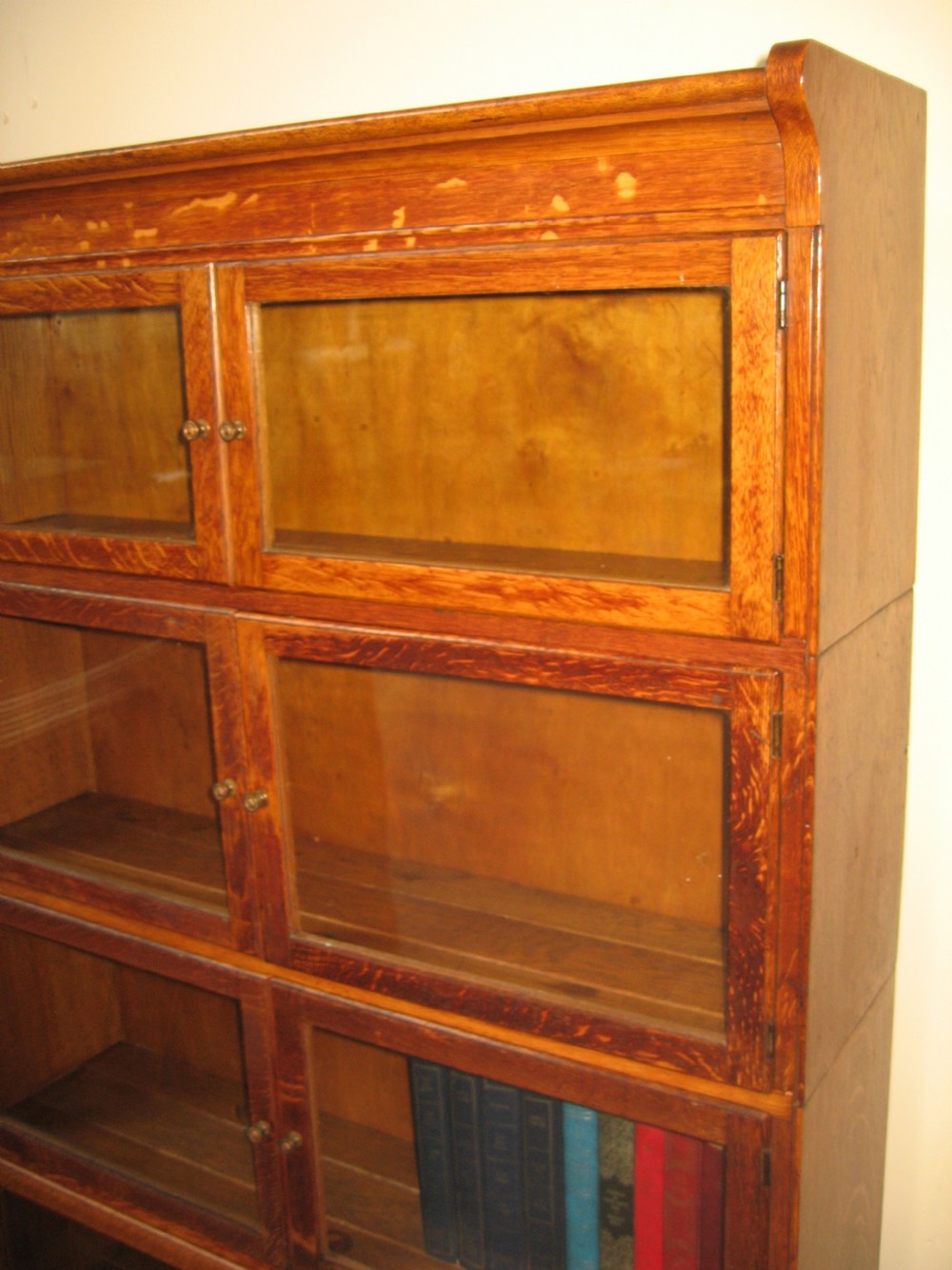 Oak five tier bookcase View V