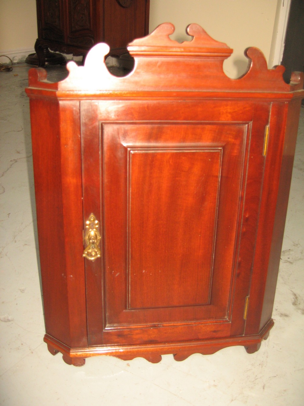 Small mahogany  late Victorian corner cabinet View VII