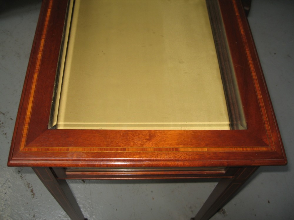 Inlaid mahogany  display case cabinet View IV