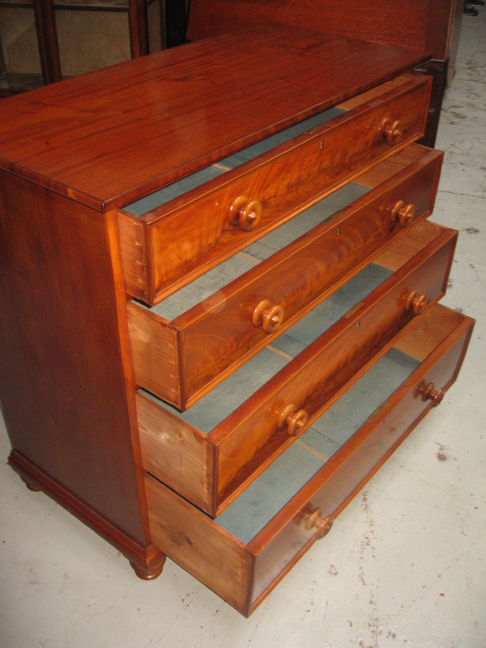 Good Victorian period  mahogany chest drawers View V