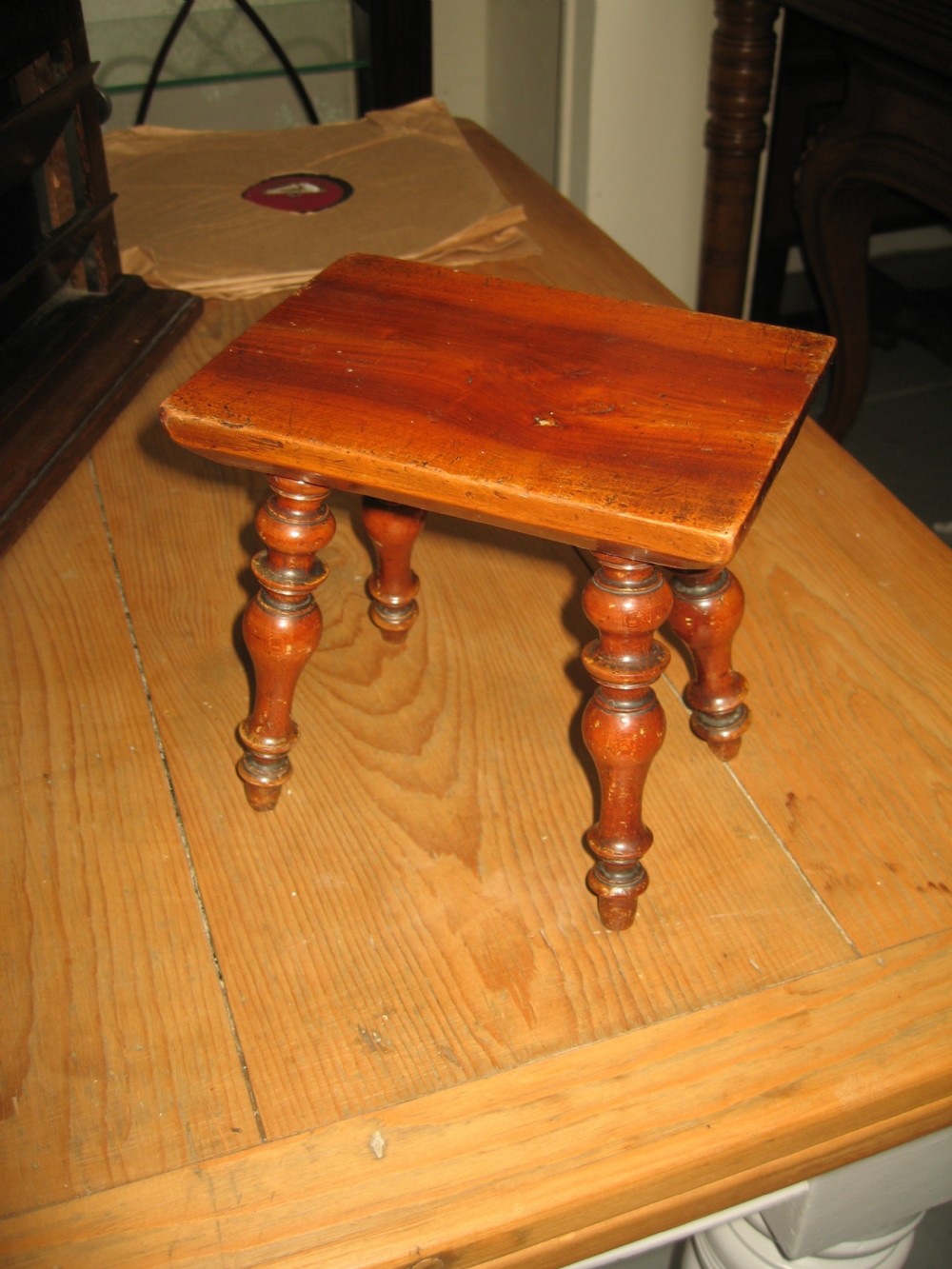 Small 19th century  yew wood stool View V