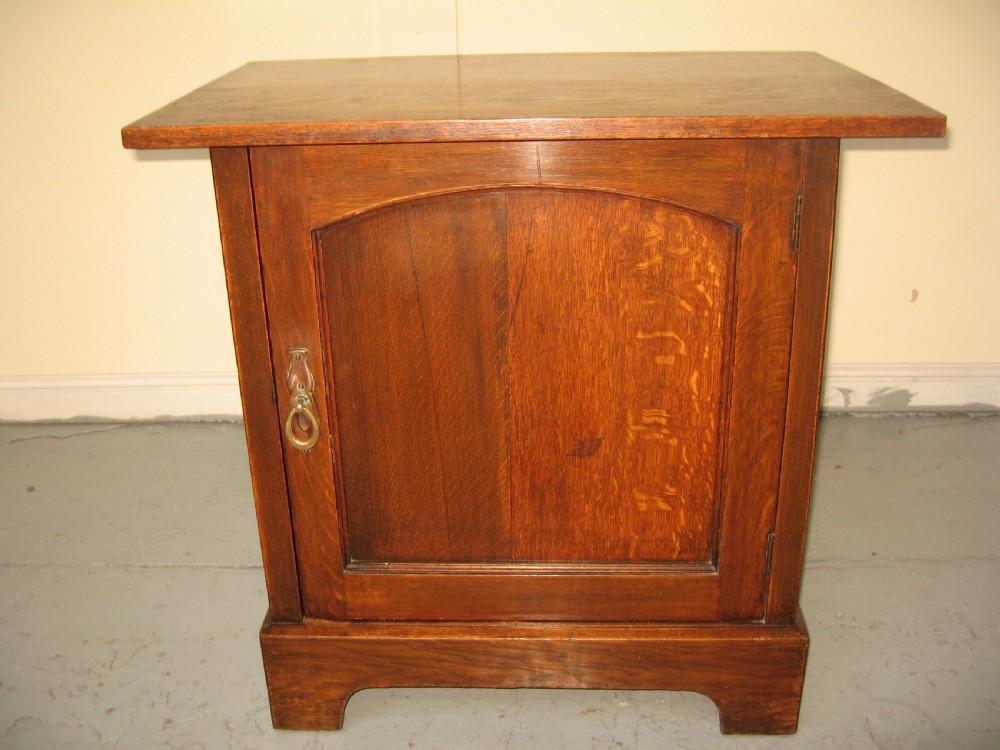 Oak Arts and Craft style  small cupboard