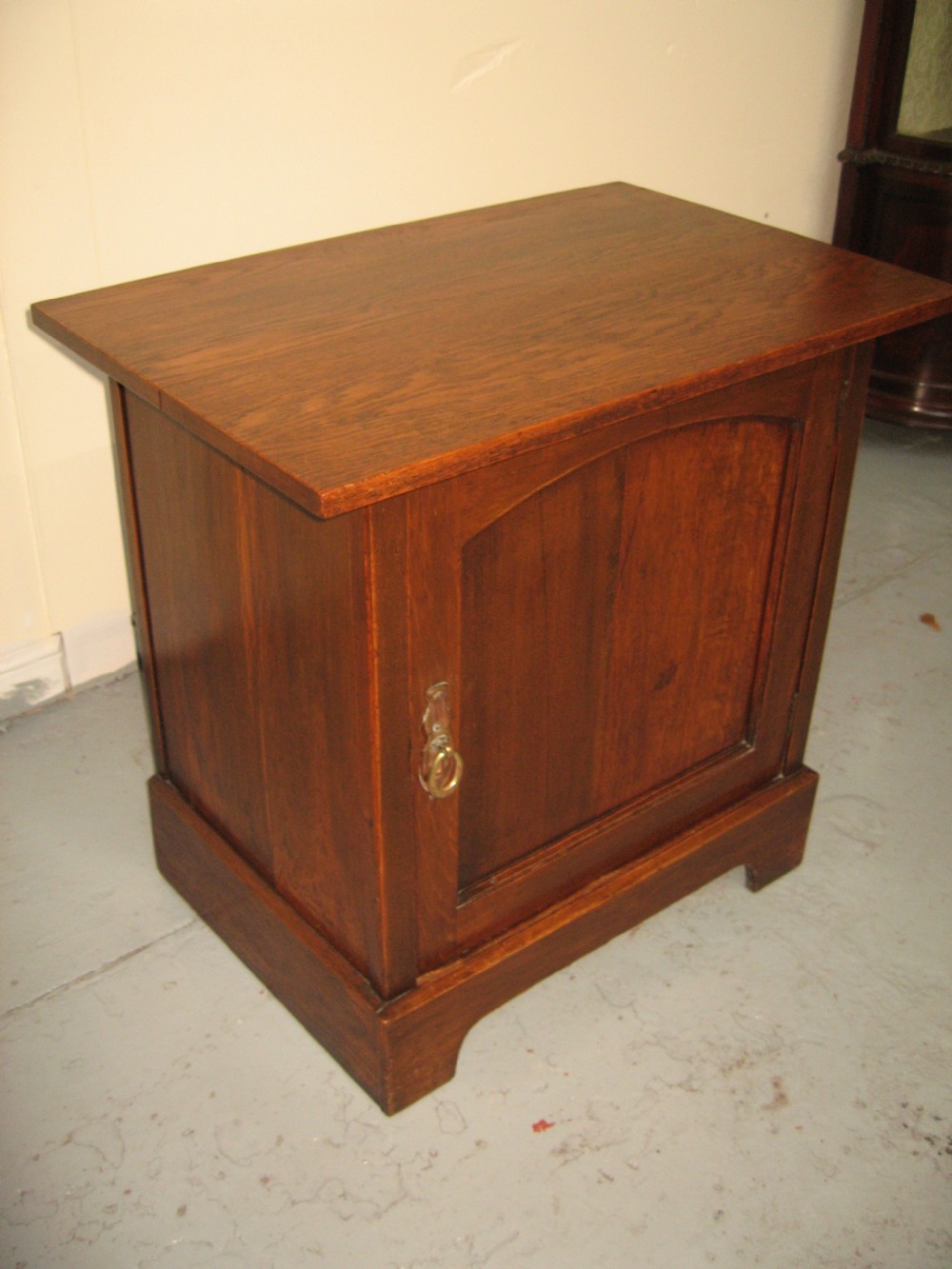 Oak Arts and Craft style  small cupboard View IV